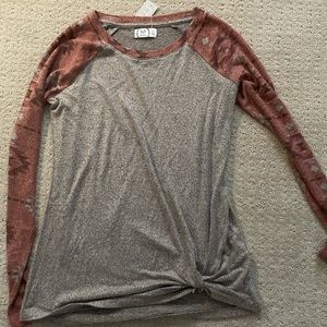 XS long sleeve, soft tshirt